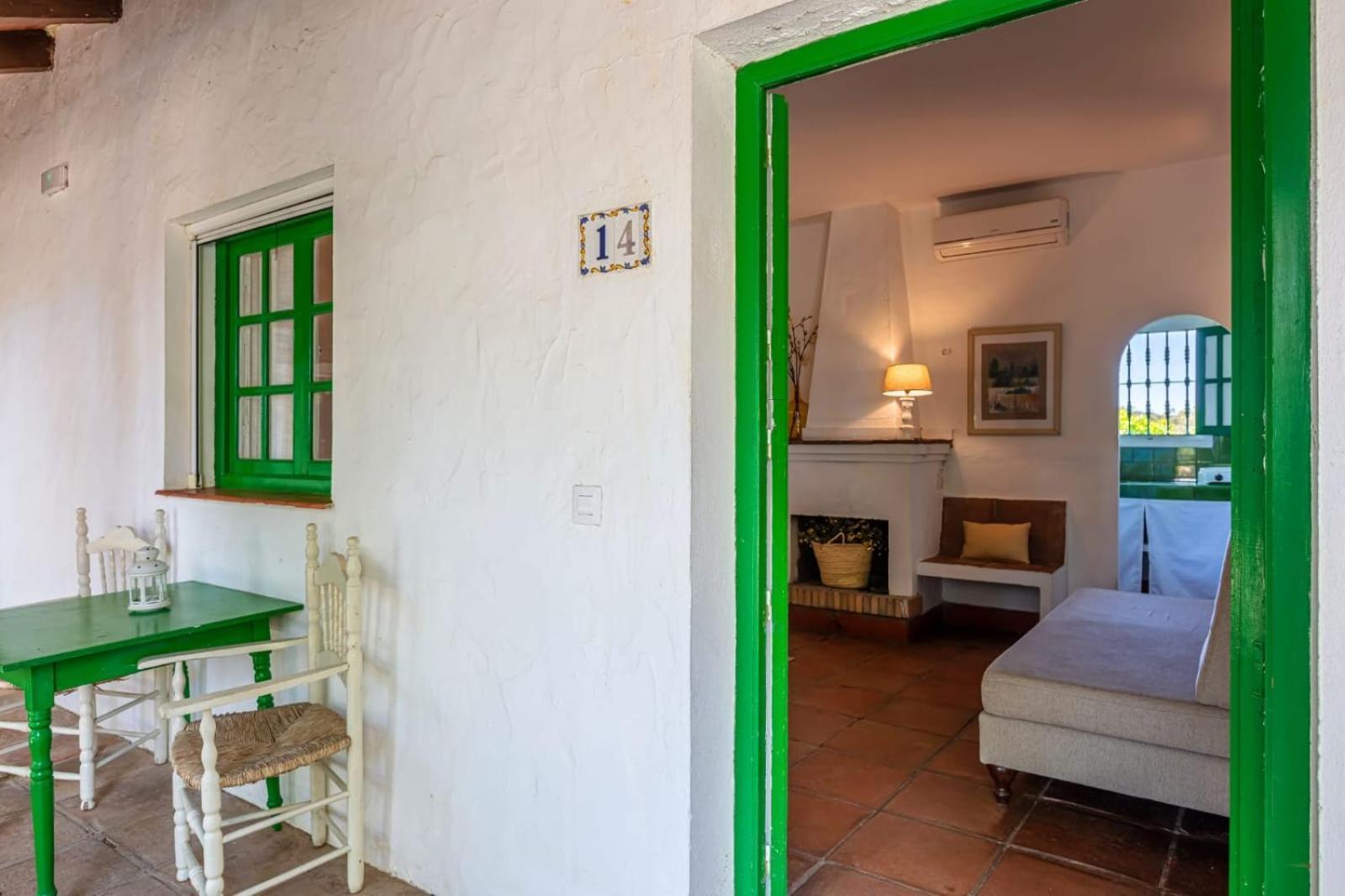 Hotel-Apart Cortijo Las Pinas Tarifa Exterior photo