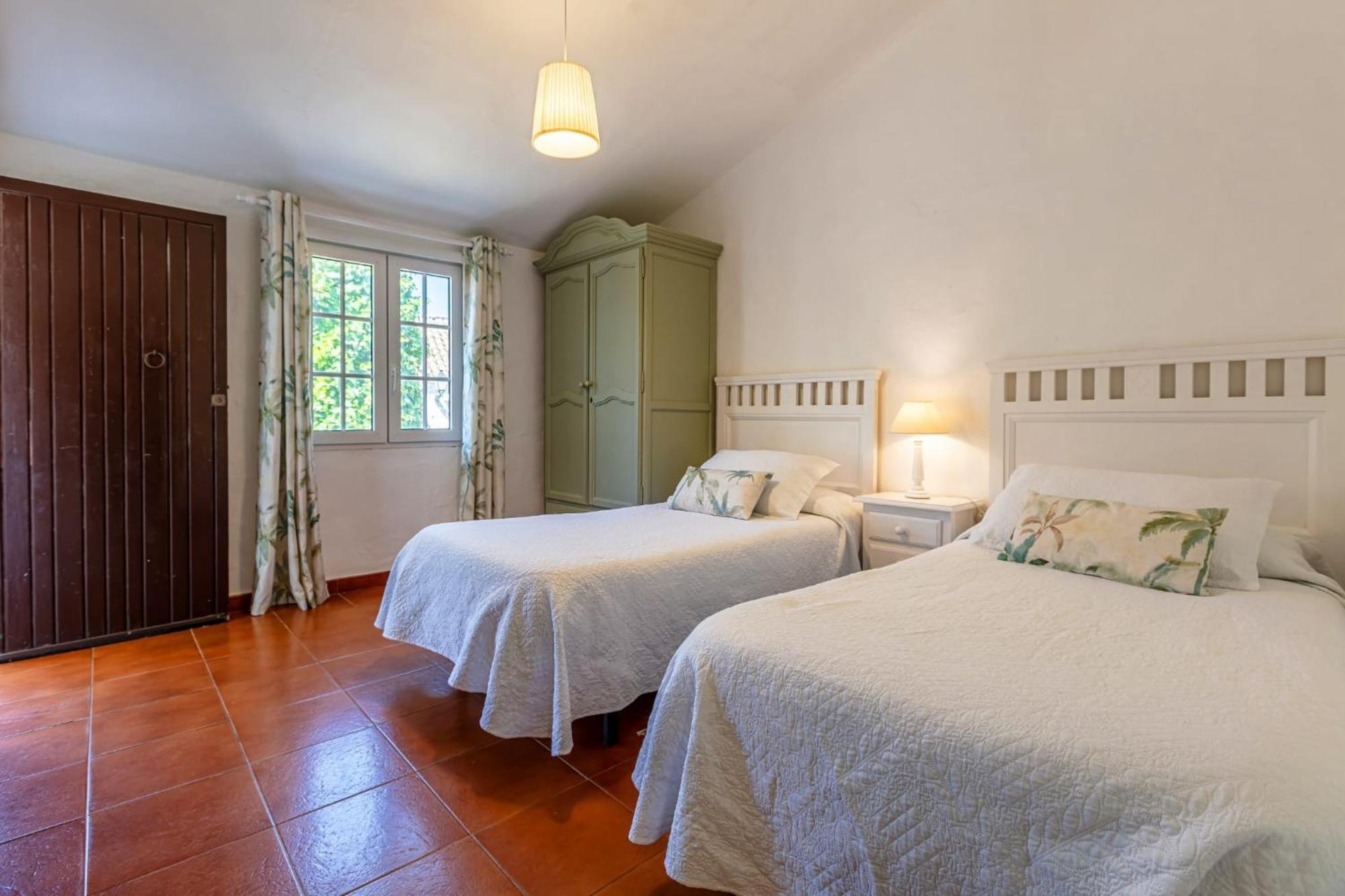 Hotel-Apart Cortijo Las Pinas Tarifa Exterior photo